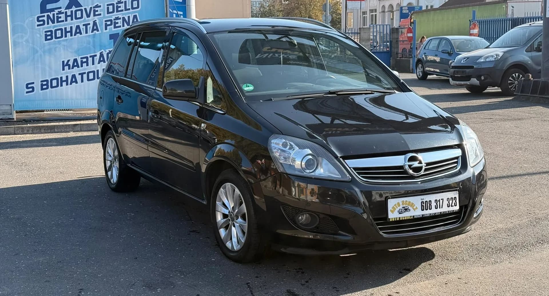 Opel Zafira, černá metalíza